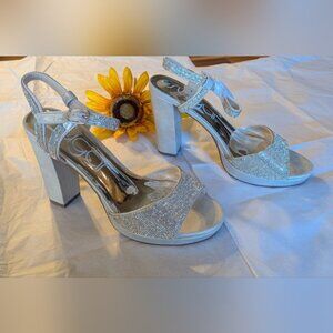 Sugar Women’s Silver Shimmer Prisila Open Toe Block Heel Silver Size 10M NIB